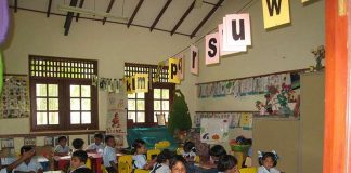Bambini a scuola nello Sri Lanka(foto Cose dell'altro mondo)