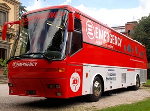 Uno degli ambulatori mobili di Emergency