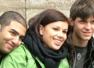 I giovani scrivono e incontrano i rifugiati con Astalli I giovani scrivono e incontrano i rifugiati con Astalli