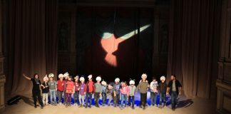 Pinocchio Nero Campi scuola a teatro