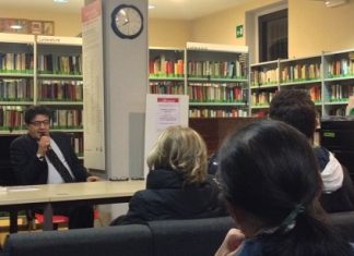 Esmail Mohades autore del libro Una voce in capitolo. La storia del popolo dell'Iran dal 1890 al 2013