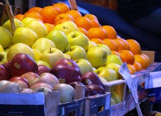 Quartiere Africano, il mondo in cento metri: Bangladesh, prima tappa Negozio di frutta, Bangladesh