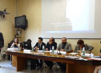 Esperti cinesi e italiani a confronto per superare alcuni degli stereotipi che circondando la comunità cinese in Italia nel convegno organizzato da Piuculture e dal Coris, Dipartimento di comunicazione e ricerca sociale de La Sapienza Università di Roma