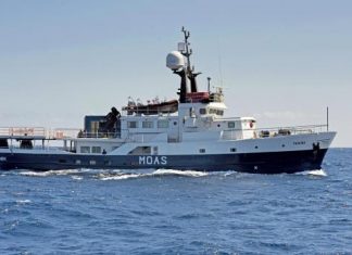 MOAS e MSF salvano 369 migranti nel Mediterraneo