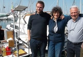 Pacchia: una barca in partenza con Clandestine Integration