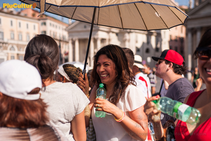 Flash mob: Il Perù si esibisce a Piazza del Popolo
