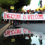 Roma in marcia a piedi scalzi per i rifugiati