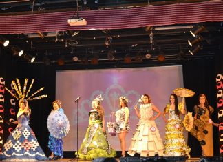 Sfilata delle concorrenti del Ginang Pilipinas