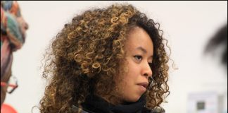 manuella, che appartiene a due culture e due famiglie