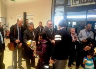 Arrivo a Fiumicino profughi siriani accolti da Andrea Ricciardi, Paolo Naso, Luca Maria Negro