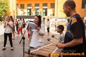 Ricette del mondo, laboratori per bambini e artisti nell’evento organizzato alla scuola Carlo Pisacane, nel quartiere di Torpignattara a Roma