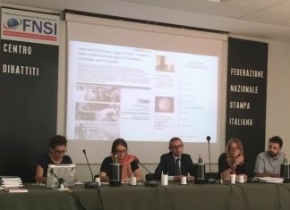 Conferenza LasciatiCIEntrare