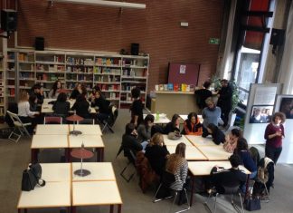 I ragazzi delle quinte A e B del liceolinguistico Montessori