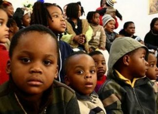 MINORI STRAINI NEINSOTITI: ” Legea aprobata, urmeaza implementarea ei “