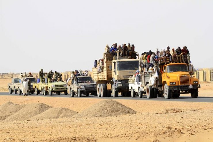 Trafficanti e migranti in viaggio attraverso la Libia(foto ozy.com)