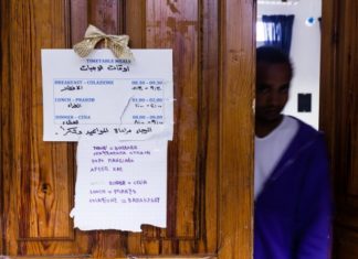 Croce Rossa accoglie migranti al Tiburtino III