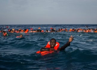 il soccorso di migranti in mare