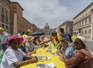 Tavolata Senza Muri - Foto di Gma