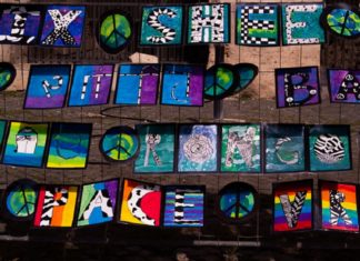 La Pace Run sullo sfondo di cinquemila disegni per la pace