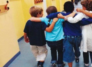 insieme a scuola - fonte Carta di Roma