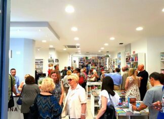 Libreria Tiburtina Incipit, interno