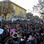 Giovani albanesi oggi: manifestazione di studenti a Tirana. Fonte albanianews.itna. Fonte albanianews