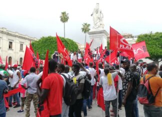 Manifestazione degli invisibili a Reggio Calabria: per la centralità del lavoro. Foto da Google