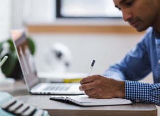 Domanda per controlli sui datori di lavoro: moduli in 9 lingue