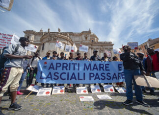 Lettera a Elly Schlein: immigrazione e diritti Foto manifestanti