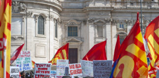 manifestazione di stranieri