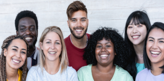 Convivenza tra persone di origine e cultura diverse. Foto da Google
