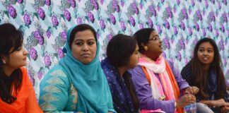 Donne durante l'Iftar