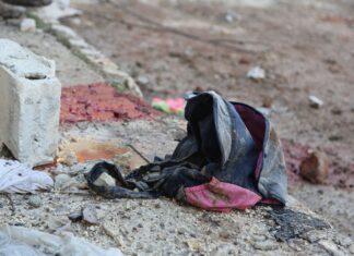 Bambini – Troppi sono morti. Come opporsi alla disumanità? Bambini le prime vittime dei conflitti nel mondo. Fonte Prog. Melting Potmondo.