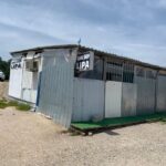 Magazzino a Lipa che vende abiti per affrontare il game