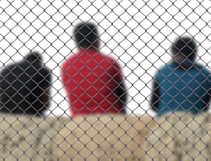 Migranti rinchiusi in un CPR